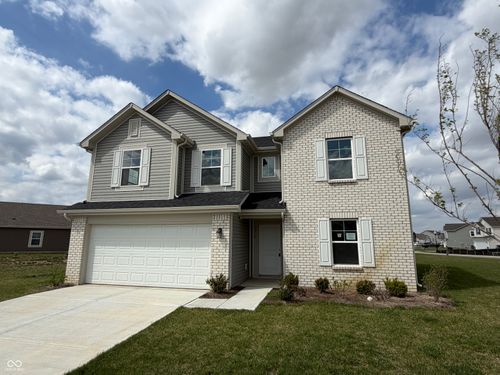 6652 W Sailboat Dr, Greenfield, IN, 46140-4043 | Card Image