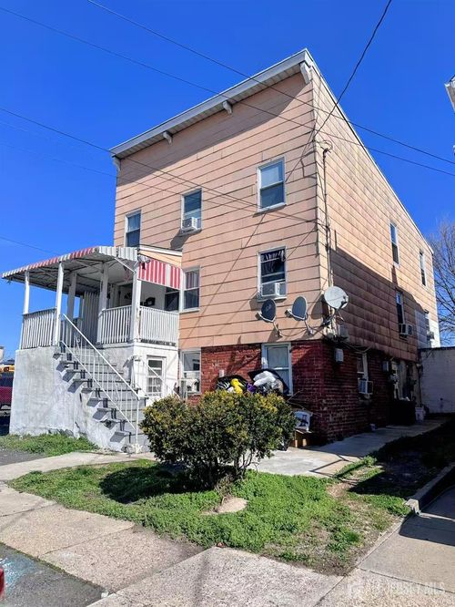 136 Broad St, Perth Amboy, NJ, 08861-3414 | Card Image