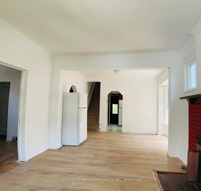 494 Rankin Ave, House other with 6 bedrooms, 2 bathrooms and 2 parking in Windsor ON | Image 6