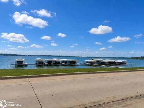120 35th Pl W, Clear Lake, IA, 50428-1080 | Card Image