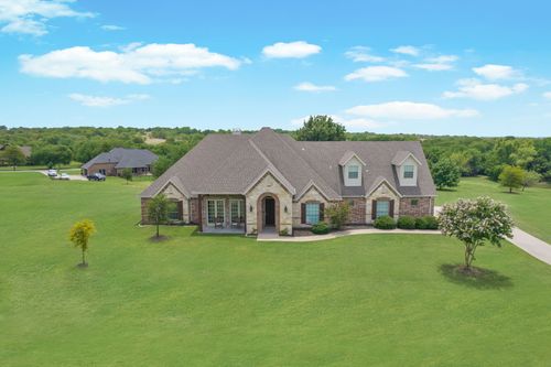 111 Whispering Winds Dr, Gunter, TX, 75058-2560 | Card Image