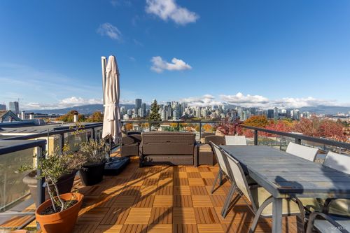 1017 W 8th Ave, Vancouver, BC, V6H1C3 | Card Image
