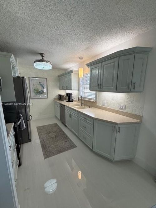 apt-201-17 Lake Vista Trl, Port St. Lucie, FL, 34952-6323 | Card Image