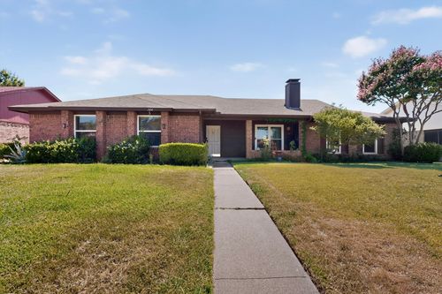 304 Cole St, Garland, TX, 75040-3747 | Card Image
