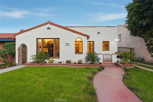 650 Roycroft Ave, Long Beach, CA, 90814-1821 | Card Image