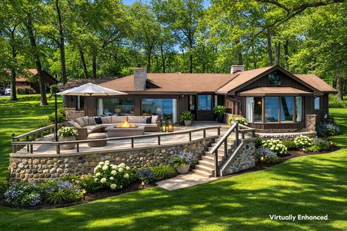 2572 N Shore Dr, DELAVAN, WI, 53115-3811 | Card Image