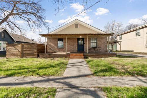 512 S Nueces St, Coleman, TX, 76834-3923 | Card Image