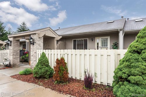 unit-4-62622 Raleigh Ct, South Lyon, MI, 48178-1731 | Card Image