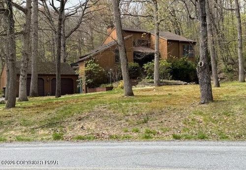 2253 Skyline Dr, Slatington, PA, 18080-3530 | Card Image