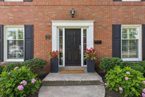 2430 Covert Rd, Glenview, IL, 60025-4802 | Card Image