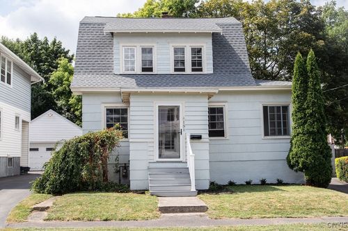 151 Loma Ave, Syracuse, NY, 13208-2347 | Card Image