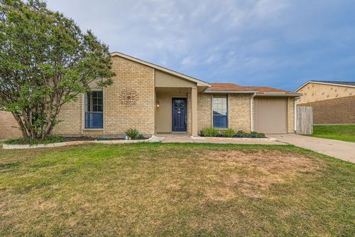4240 Pepperbush Dr, Fort Worth, TX, 76137-1136 | Card Image