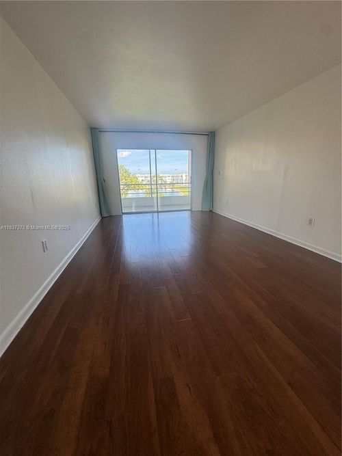 apt-308-8400 Sunrise Lakes Blvd, Sunrise, FL, 33322-1581 | Card Image