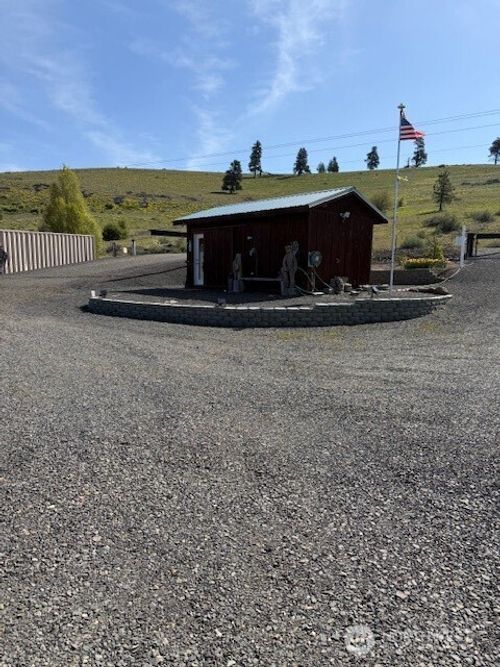 3201 Bettas Rd, Cle Elum, WA, 98922-8851 | Card Image