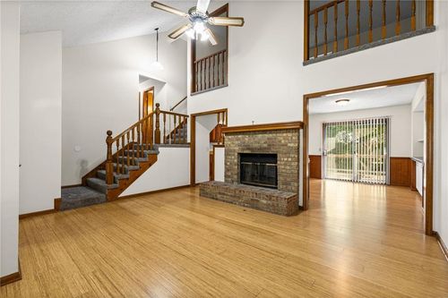 15016 W 150th St, Olathe, KS, 66062-4616 | Card Image