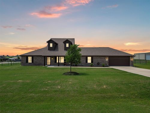 194 Hillcrest Ln, Decatur, TX, 76234-2337 | Card Image