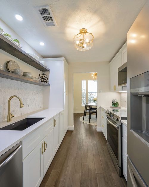 apt-106-3605 Brown St, Dallas, TX, 75219-4745 | Card Image