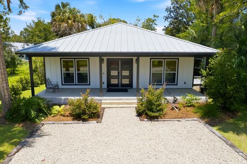 165 10th St, Apalachicola, FL, 32320-2101 | Card Image