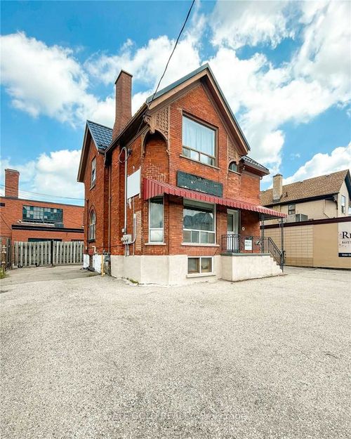 160 Victoria St N, Kitchener, ON, N2H5C6 | Card Image
