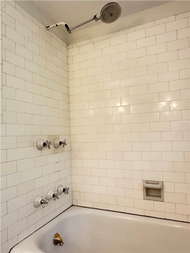 6927 Perrysville Ave, House other with 3 bedrooms, 3 bathrooms and 2 parking in Ben Avon PA | Image 29