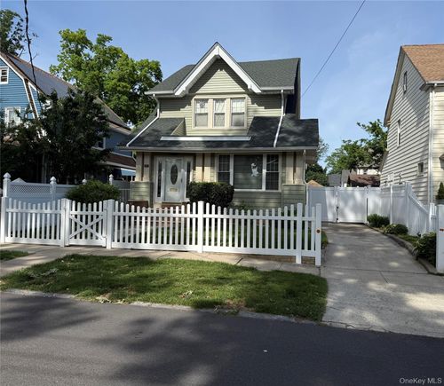 110-07 196th St, Saint Albans, NY, 11412-1723 | Card Image