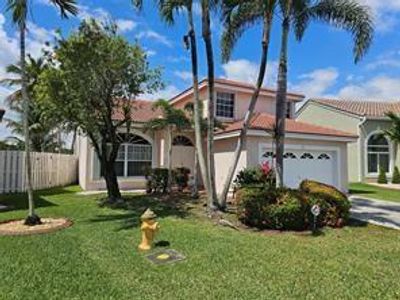 324 Sw 183rd Way, House other with 4 bedrooms, 2 bathrooms and null parking in Pembroke Pines FL | Image 2