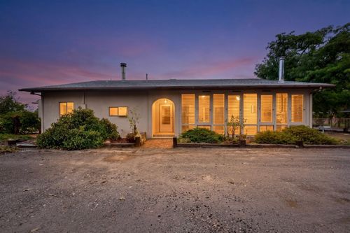 8901 Rio Grande Blvd Nw, Los Ranchos, NM, 87114-1374 | Card Image