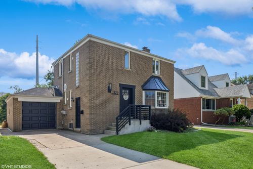 577 Edgewood Ave, Elmhurst, IL, 60126-4139 | Card Image