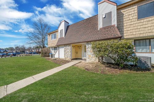 2-222 Pointe Cir N, Coram, NY, 11727-1544 | Card Image