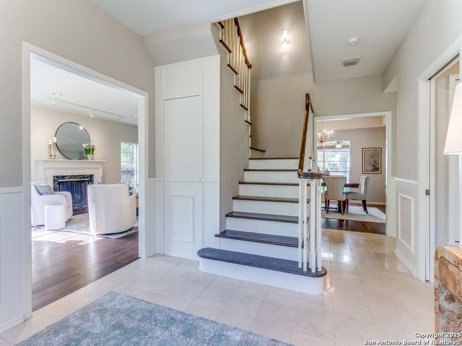 206 Sir Arthur Ct, House other with 4 bedrooms, 4 bathrooms and null parking in Castle Hills TX | Image 4