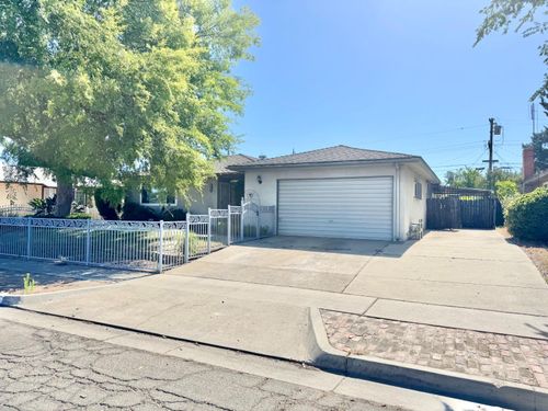 1470 N Chestnut Avenue, Fresno, CA, 93703 | Card Image
