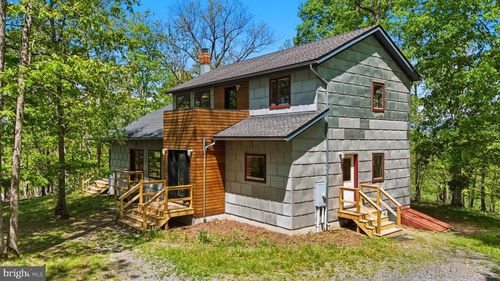 446 Broomgrass Way, GERRARDSTOWN, WV, 25420-3540 | Card Image