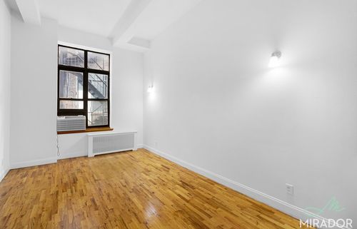2g-43 W 16th St, New York, NY, 10011-6320 | Card Image