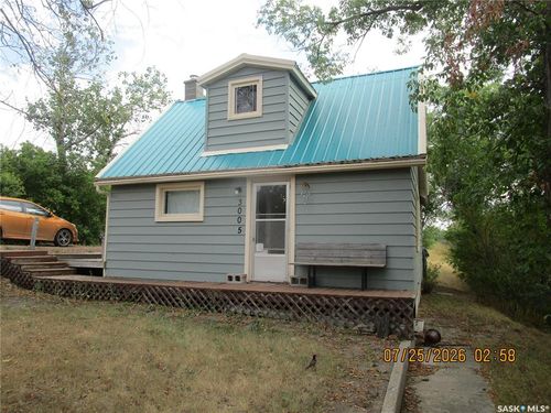 3005 3rd Street N, Rockglen, SK, S0H3R0 | Card Image