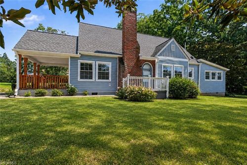 933 E King St, King, NC, 27021-7826 | Card Image
