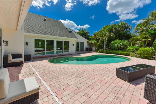 7 Lantana Ln, House other with 3 bedrooms, 3 bathrooms and null parking in Sewalls Point FL | Image 35