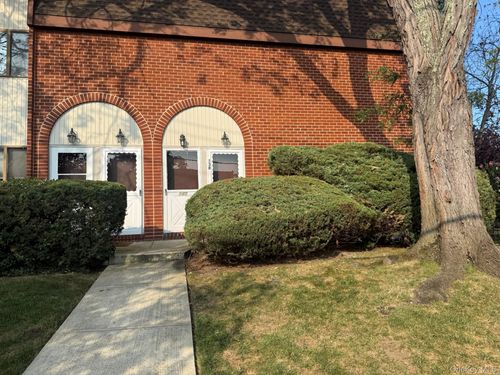 140 Mcglynn Pl, Cedarhurst, NY, 11516-2314 | Card Image