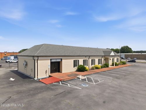 3111 S Memorial Dr, Greenville, NC, 27834-6716 | Card Image