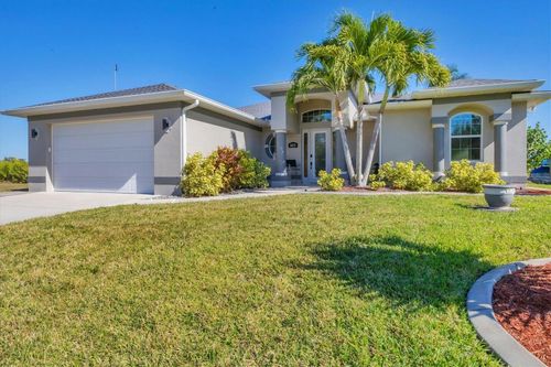 8058 Santa Cruz Dr, PORT CHARLOTTE, FL, 33981-5221 | Card Image