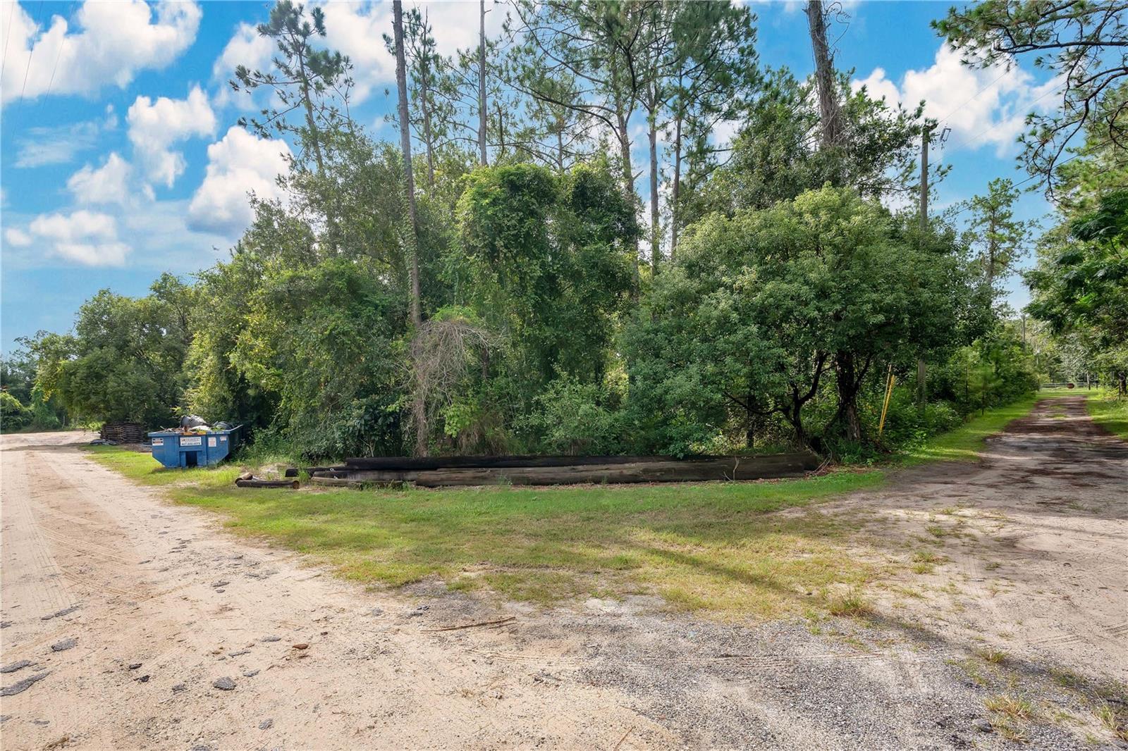 Land in CLERMONT