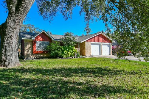 129 Cannon St, Clute, TX, 77531-3611 | Card Image