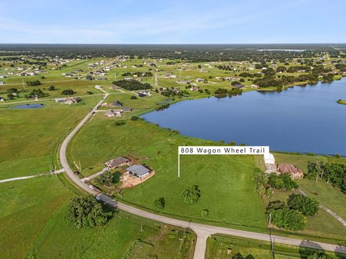 808 Wagon Wheel Trail, Angleton, TX, 77515 | Card Image