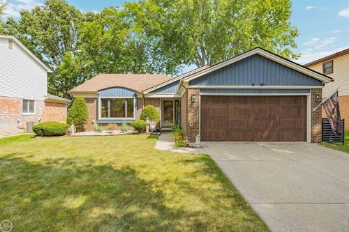 40142 Capitol Dr, Sterling Heights, MI, 48313-5306 | Card Image