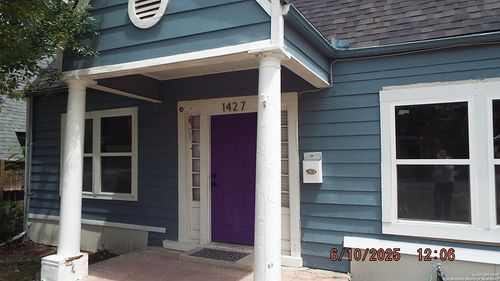 1427 Schley Ave, San Antonio, TX, 78210-4219 | Card Image