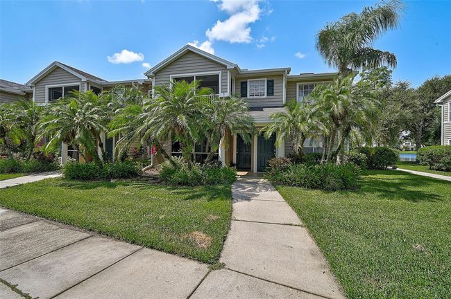 APT-204 - 8827 Manor Loop, Condo with 2 bedrooms, 2 bathrooms and null parking in Lakewood Ranch FL | Image 4