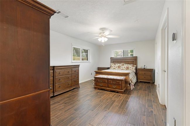 5004 Colmesneil St, House other with 4 bedrooms, 3 bathrooms and 2 parking in Pearland TX | Image 30