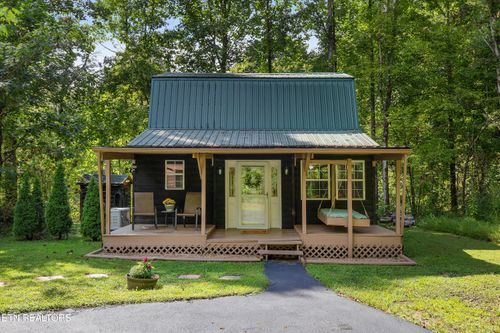 1105 Silver Poplar Ln, Sevierville, TN, 37876-8901 | Card Image