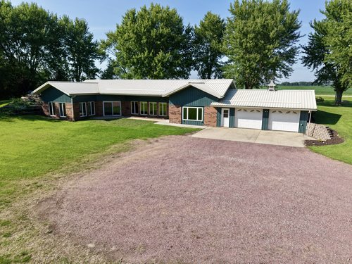 46739 900th St, Windom, MN, 56101-4160 | Card Image