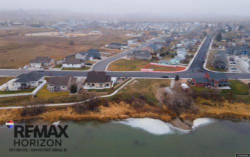 807 Leal St, Douglas, WY, 82633-2331 | Card Image