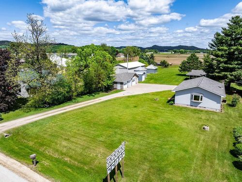 15856 State Road 35, Trempealeau, WI, 54661-7209 | Card Image
